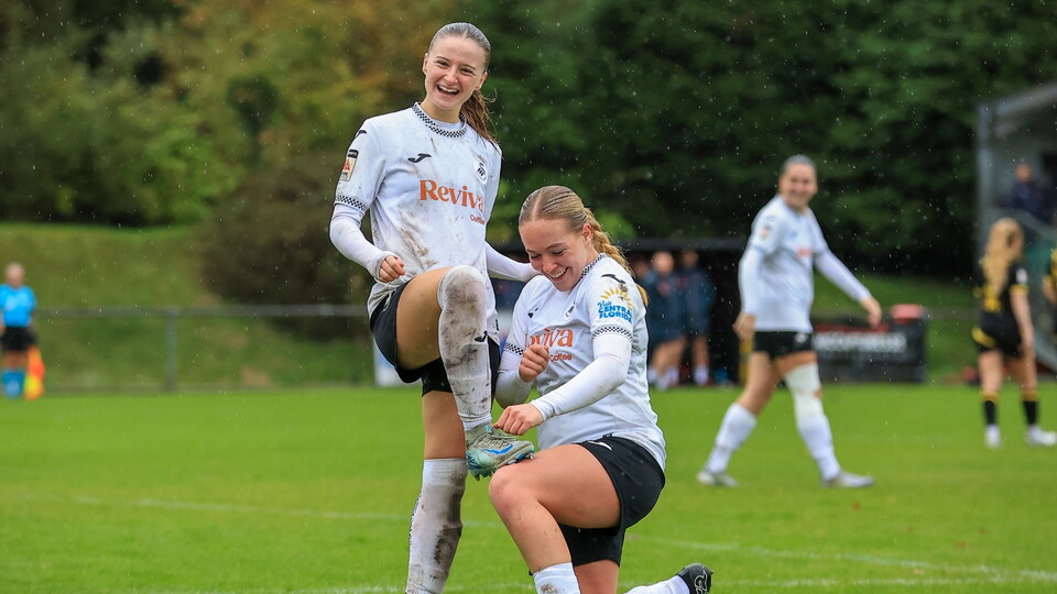 Swansea City Women cele